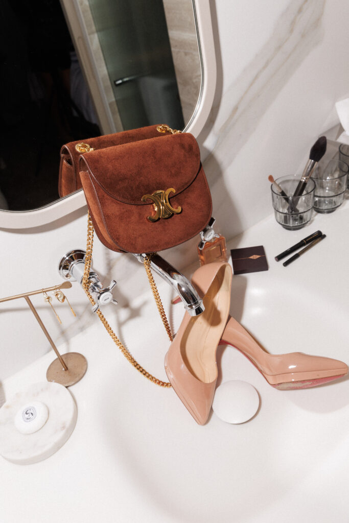Celine triomphe tas bruin suede schoudertas