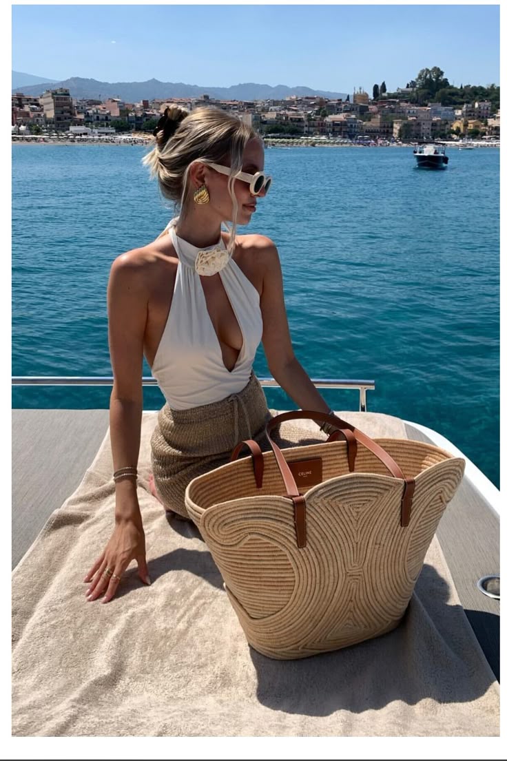 Celine raffia triomphe strandtas