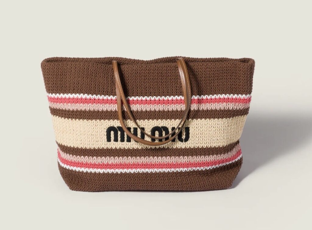 miu miu gehaakte strandtas rieten tas huren