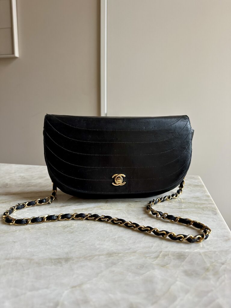 Chanel half moon vintage tas zwart