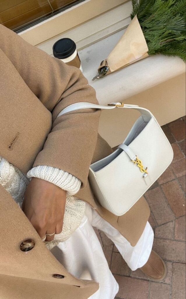 Saint laurent le 5 a 7 tas kopen huren