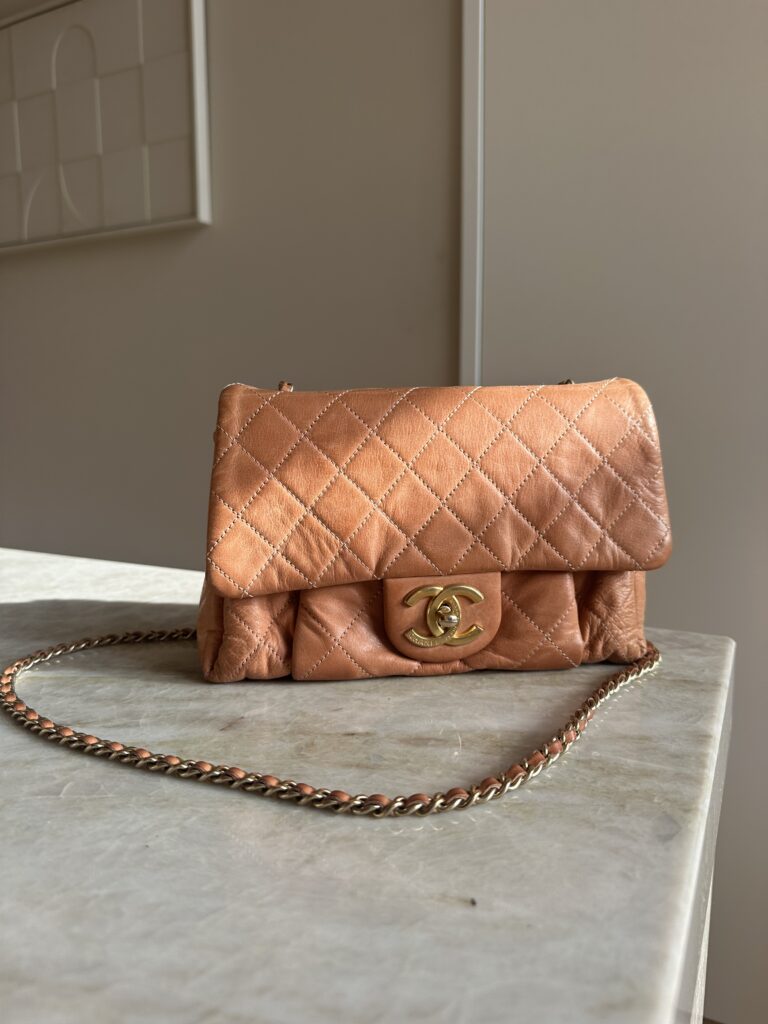 Chanel quilted flap tas roze